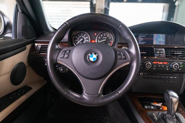 Used 2012 White BMW 335i image 17