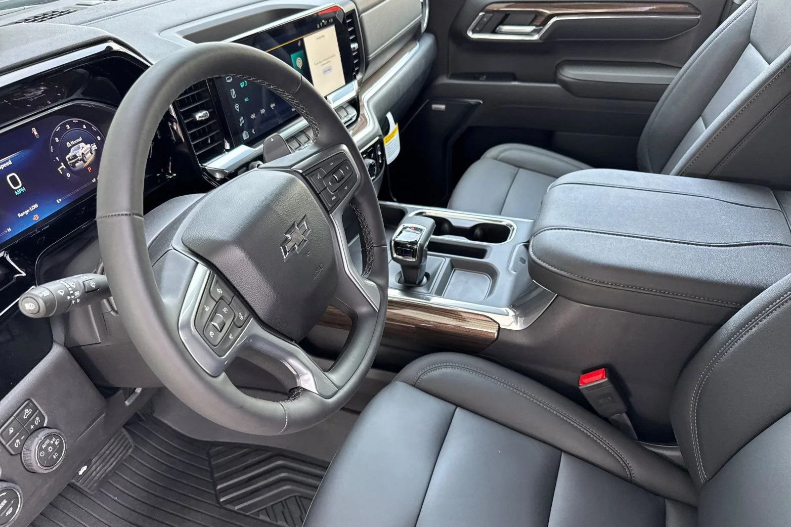 2026 Chevrolet Silverado 1500 LT Trail Boss - Photo 9