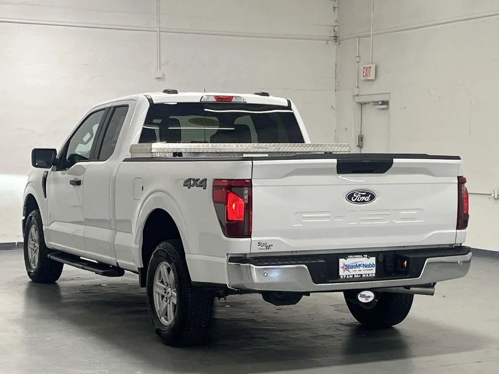 Used 2024 Oxford White Ford XL SUPER CREW 4WD 2.7L V6 1 OWNER image 6