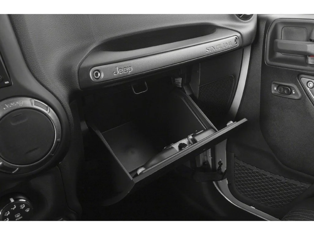 Used 2018 Granite Crystal M Jeep Sport image 10
