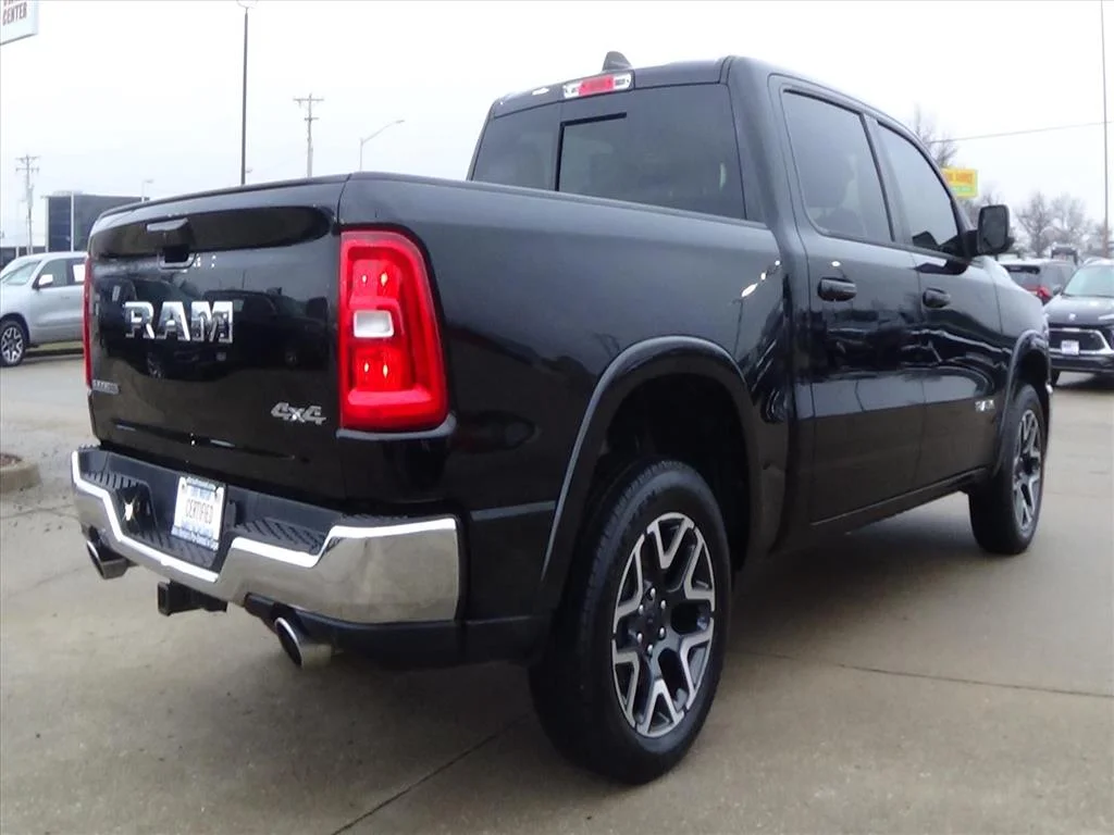 Certified Used 2025 Diamond Black Crystal Pearl Coat (pxj) RAM Laramie image 6