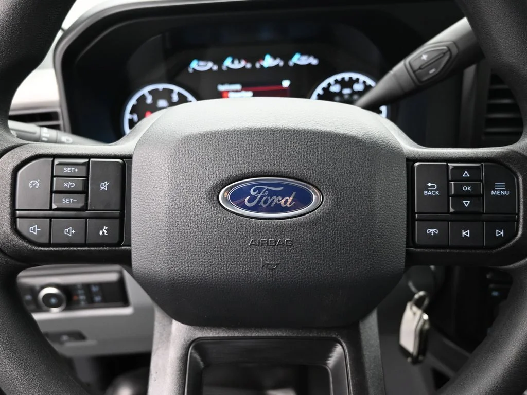 New 2026 Carbonized Gray Metallic Ford XLT image 11
