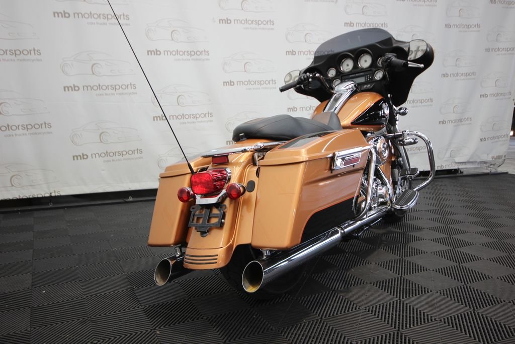 Used 2008 Brown Harley-Davidson FLHX image 7