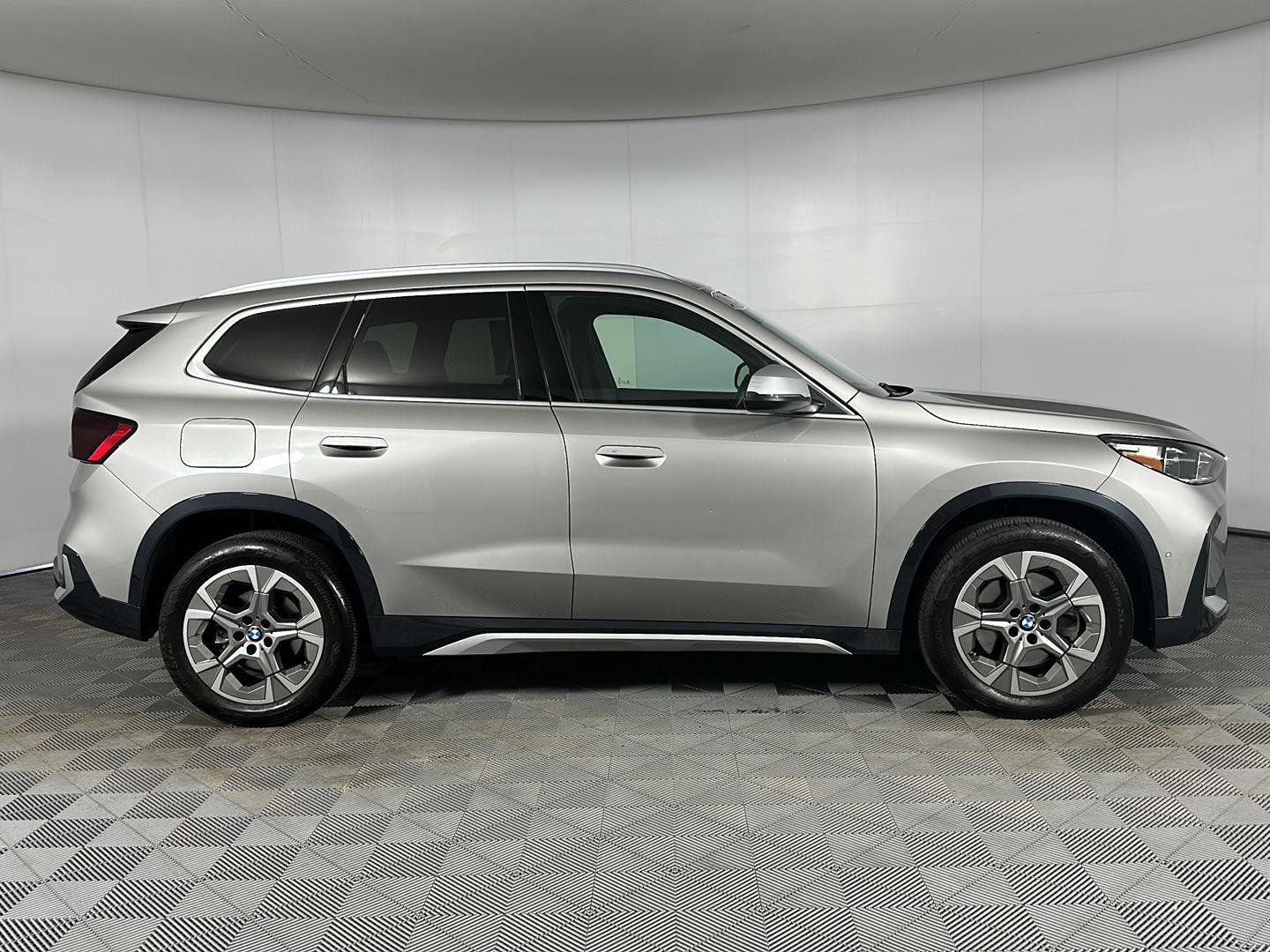 Used 2024 Space Silver Metallic BMW xDrive28i image 26
