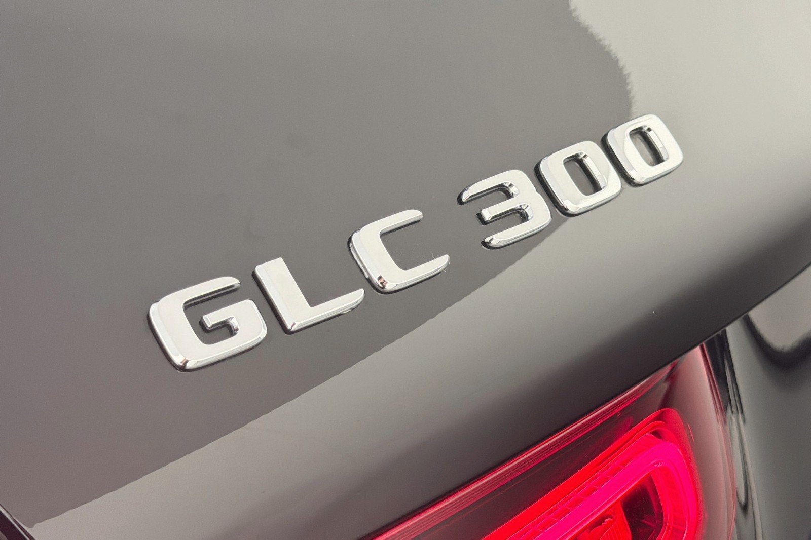 Used 2022 Black Mercedes-Benz 300 image 8