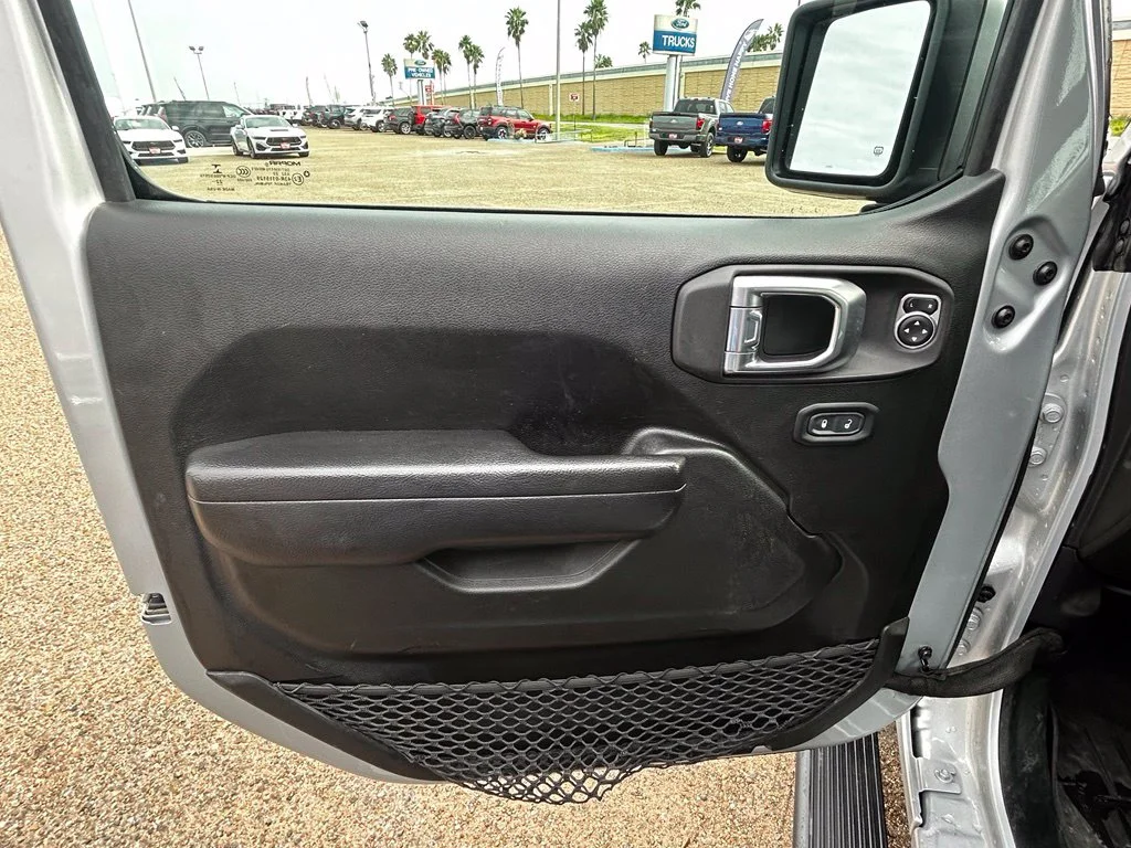 Used 2023 Silver Jeep Sport image 11