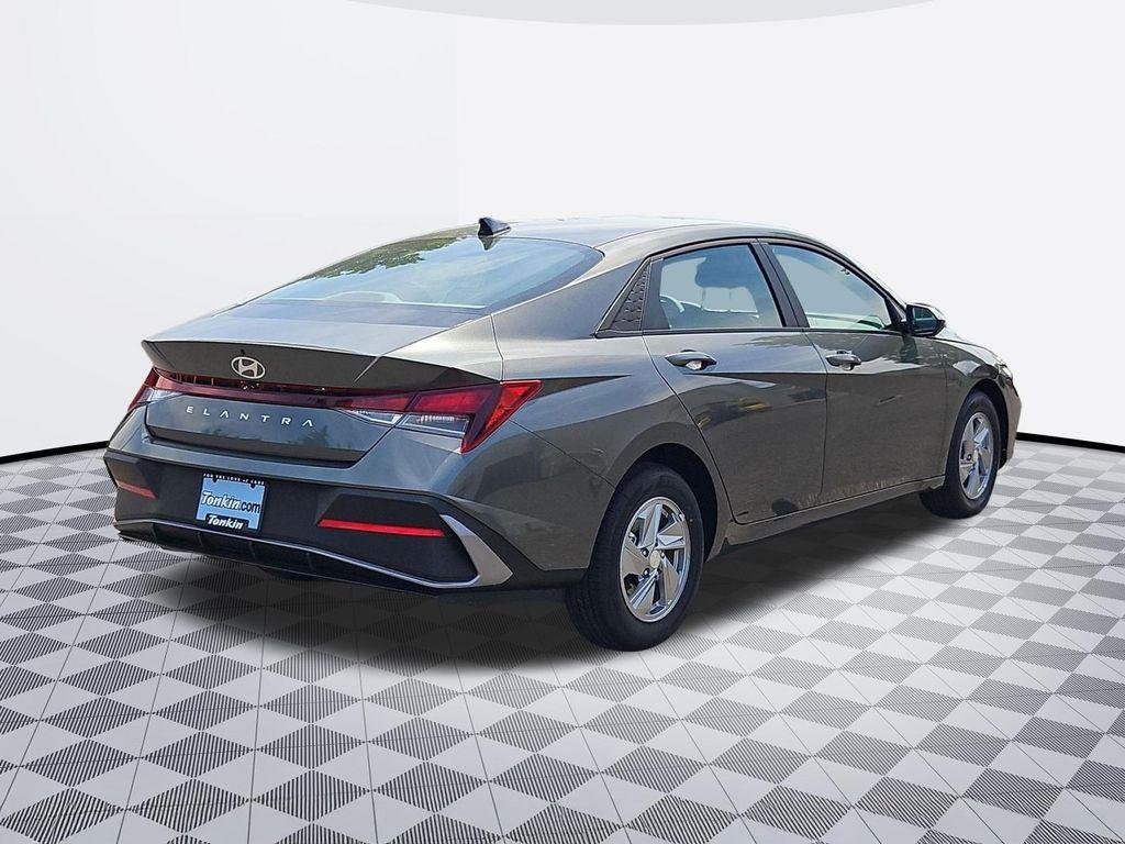 New 2026 Gray Hyundai SE image 6