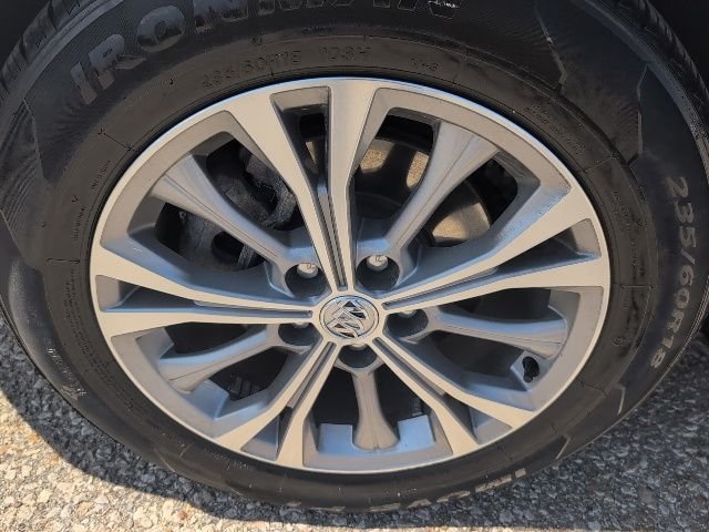 Used 2022 Summit White Buick Preferred image 21
