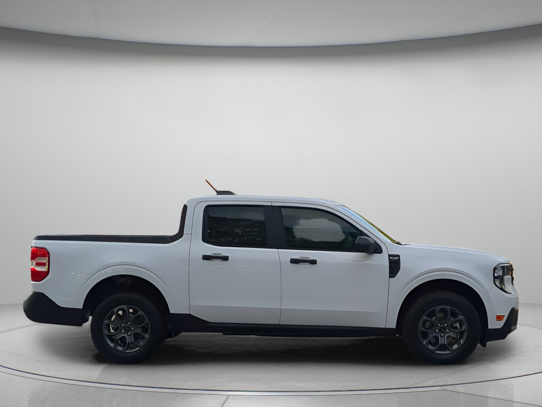 New 2026 Oxford White Ford XLT image 36
