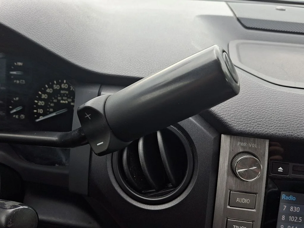 Used 2019 White Toyota SR image 14