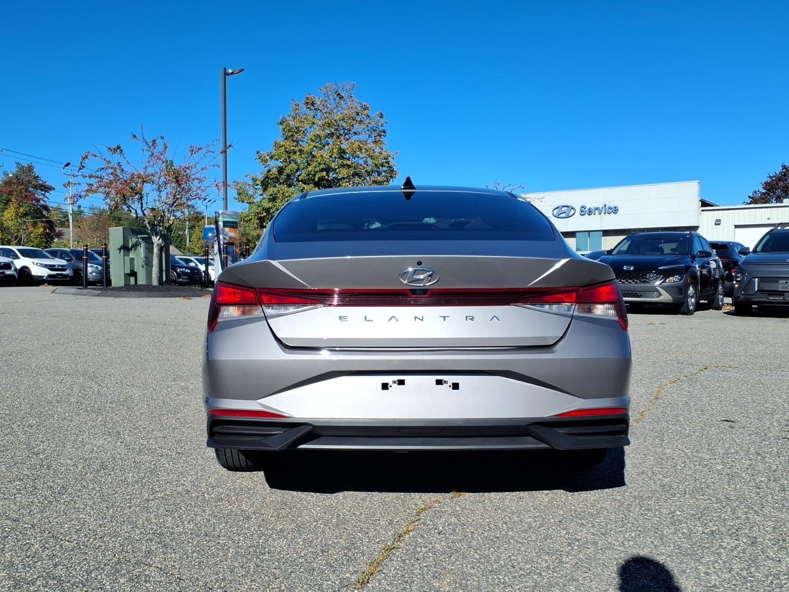 Certified Used 2023 Fluid Metal Hyundai SEL image 6
