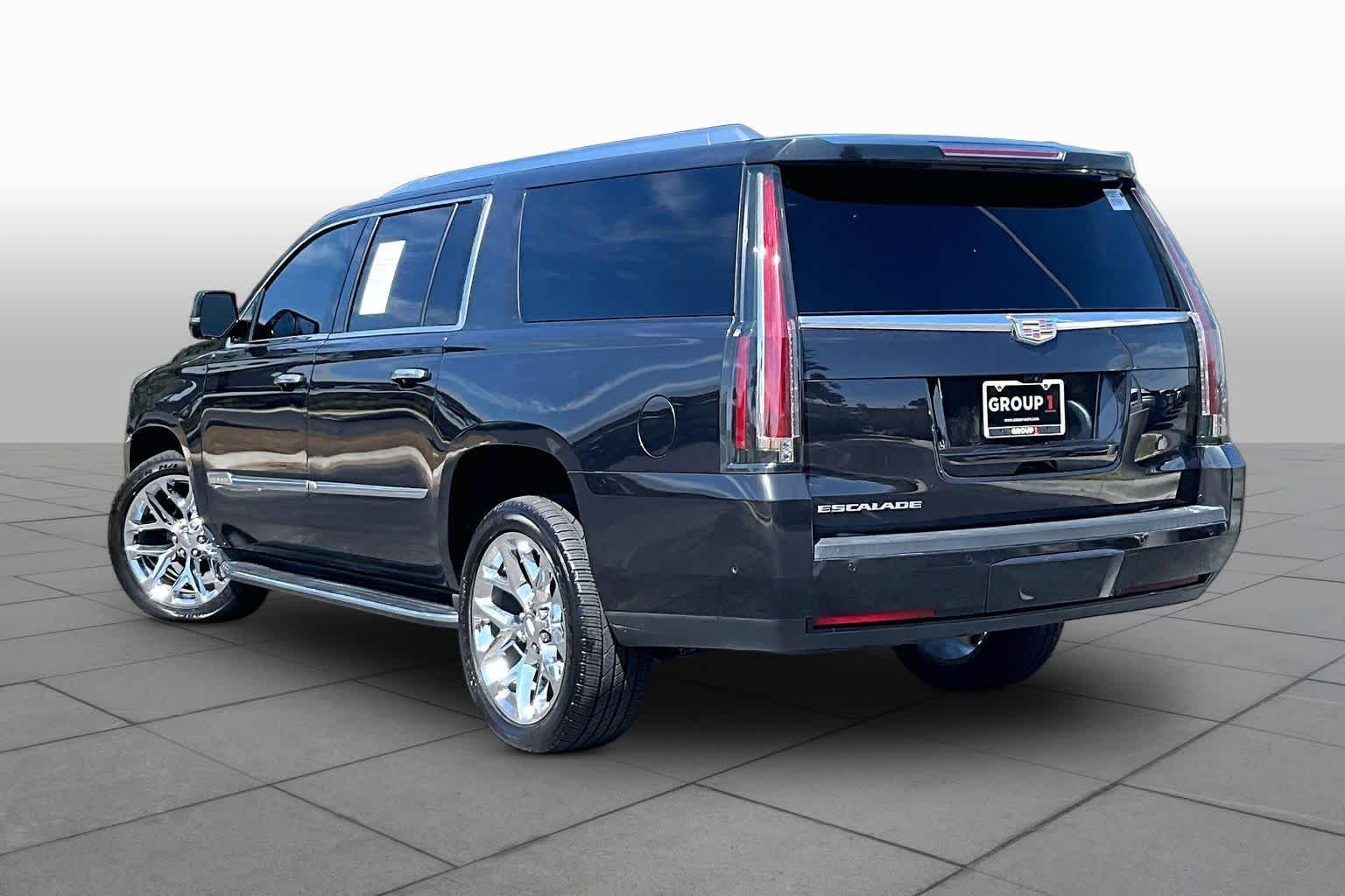 Used 2019 Manhattan Noir Metallic Cadillac Luxury image 12