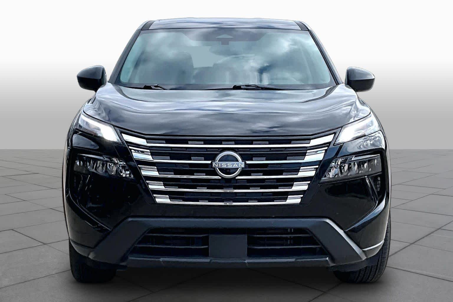 Used 2025 Super Black Nissan S image 4