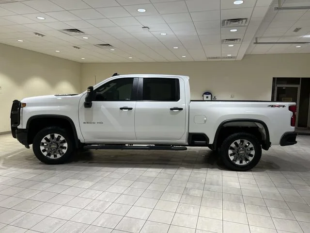 2025 Chevrolet Silverado 2500HD Custom - Photo 2