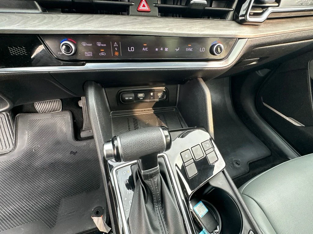 Used 2023 Black Kia X-Line image 17
