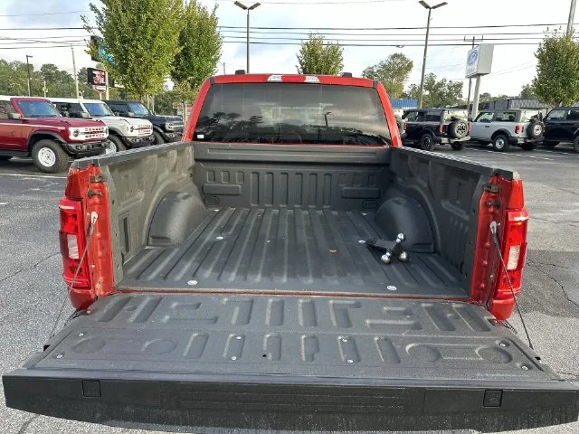 Used 2023 Red Ford XLT image 25