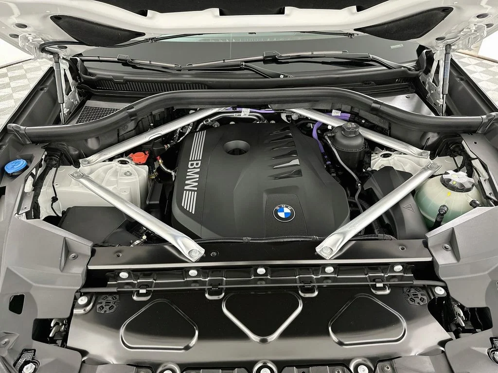 New 2026 Alpine White BMW xDrive40i image 29