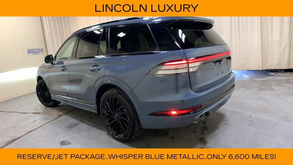 Used 2025 Blue Metallic Lincoln Reserve image 5