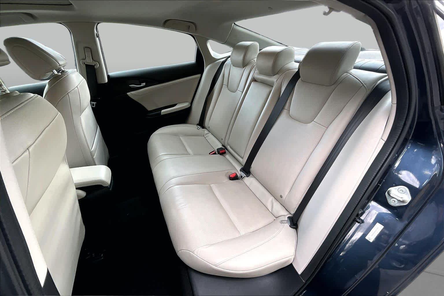 Used 2020 Cosmic Blue Metallic Honda Touring image 21