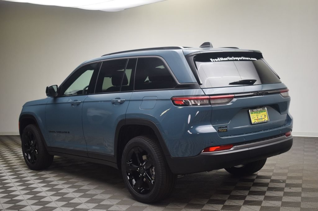 New 2027 Steel Blue Paint Jeep Limited image 13