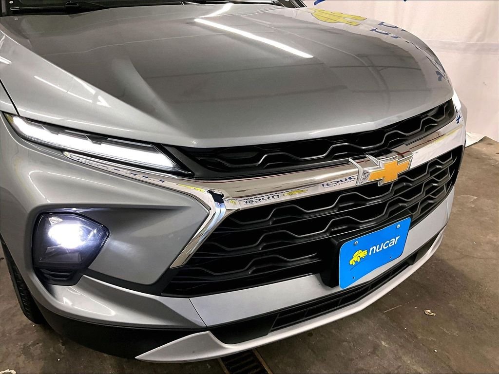 Used 2025 Gray Chevrolet LT image 30