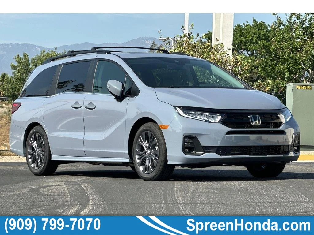 2026 Honda Odyssey Touring's photo