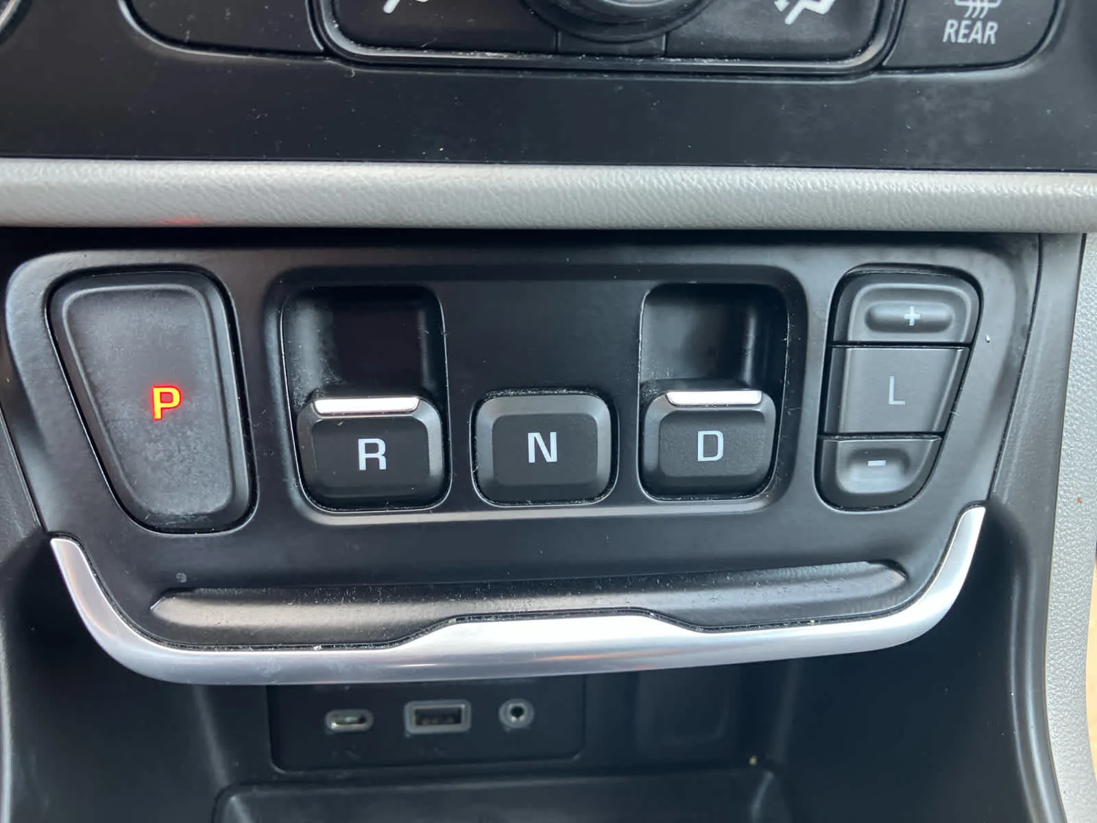 Used 2019 Quicksilver Metallic GMC SLT image 21