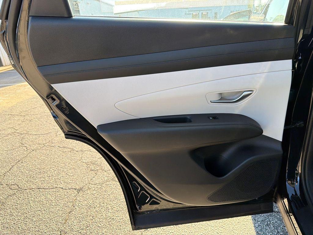 New 2026 Black Hyundai SE FWD image 21