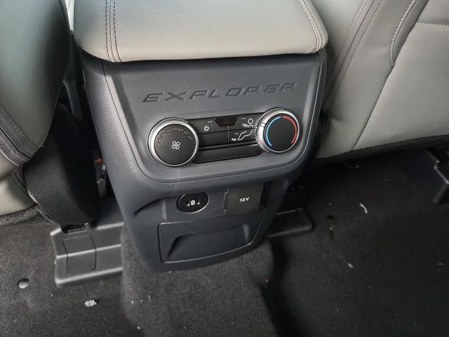 New 2026 Star White Metallic Tri-Coat Ford Active image 39