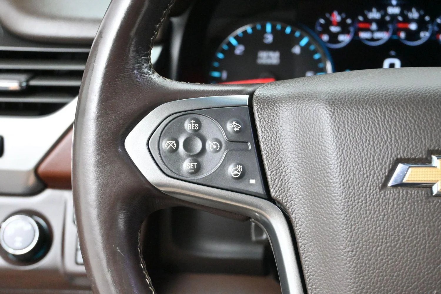 Used 2018 Black Chevrolet Premier image 17