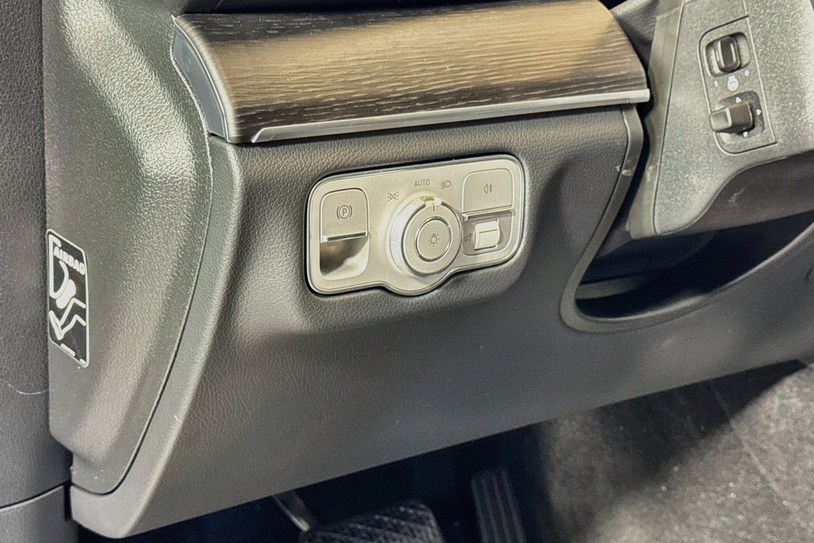 New 2026 Selenite Grey Metallic Mercedes-Benz GLS 450 image 10