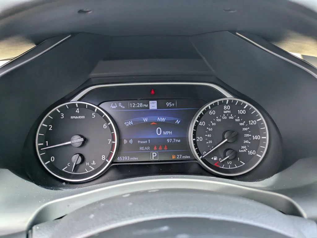 Used 2024 White Nissan SL image 31
