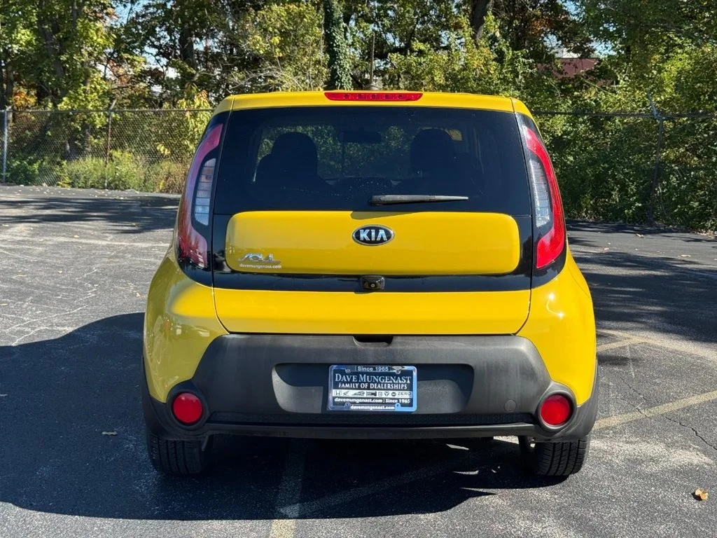Used 2014 Solar Yellow Kia Plus image 6