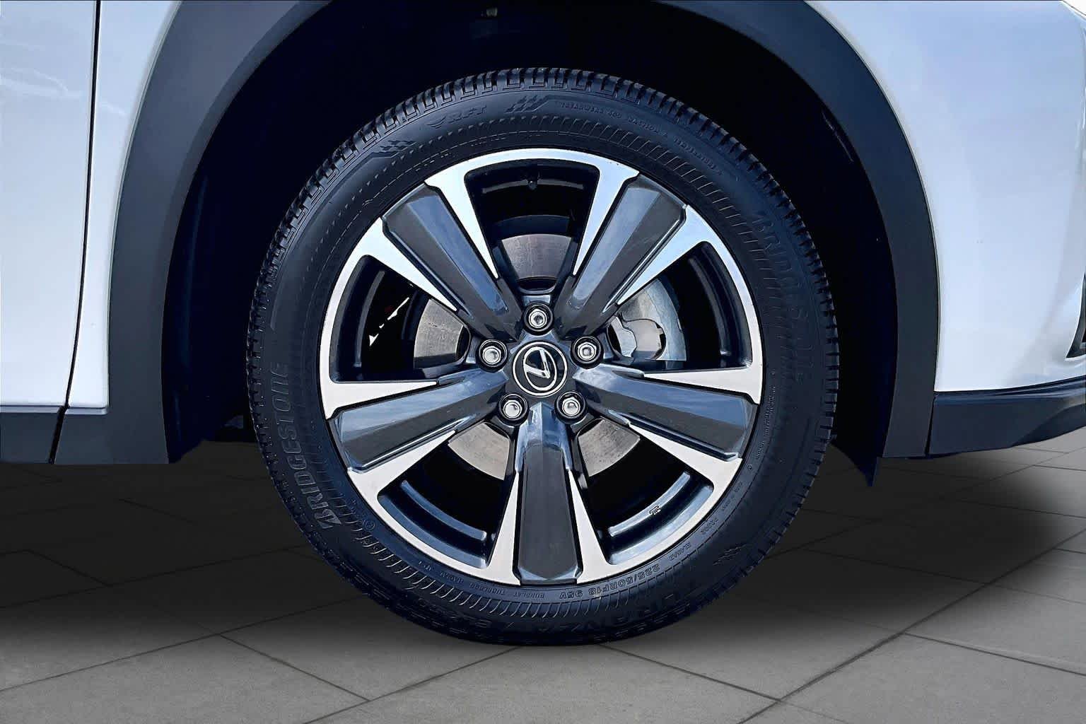 Certified Used 2025 Eminent White Pearl Lexus  image 10