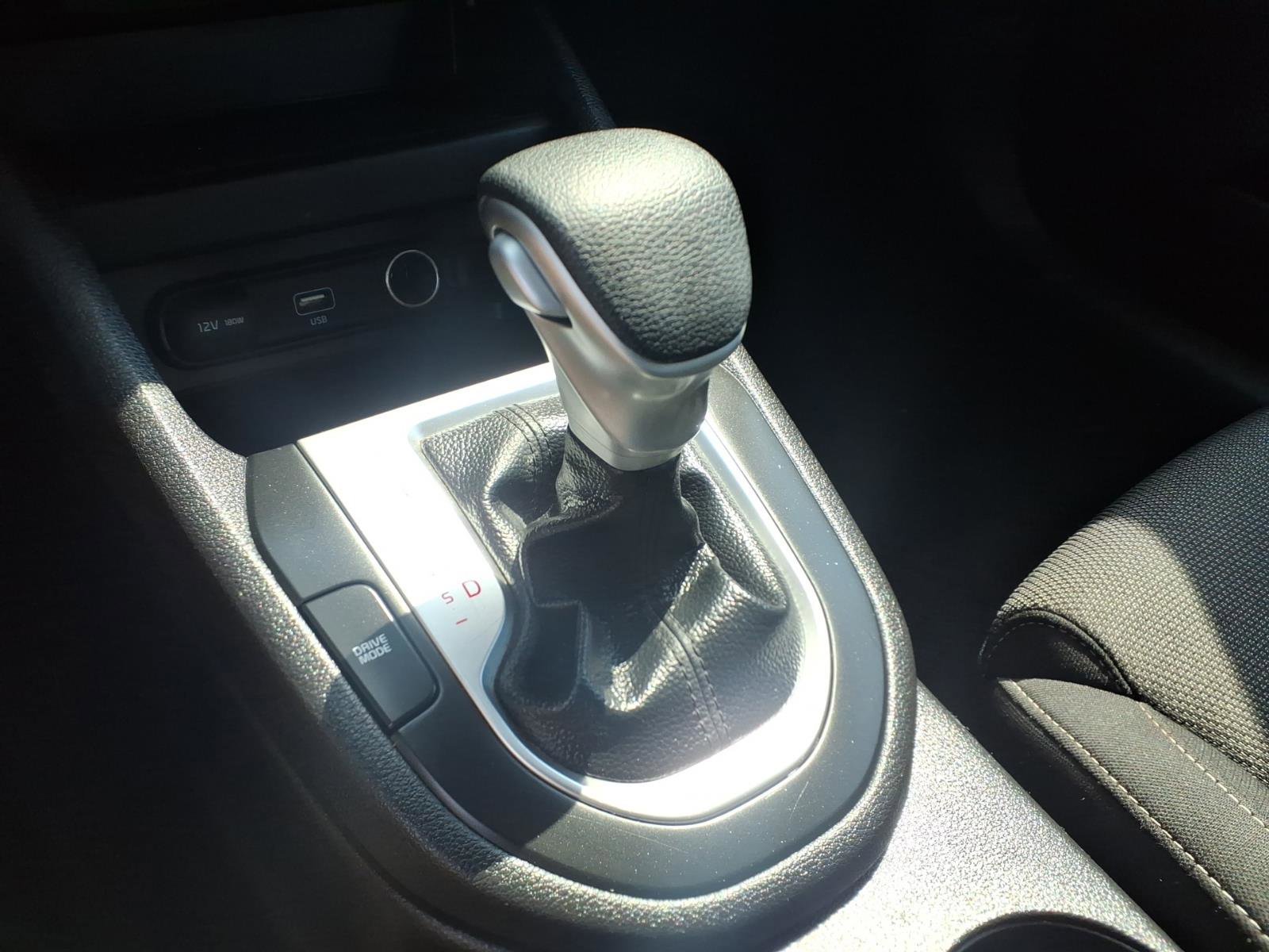 Used 2023 Currant Red Kia LXS image 7