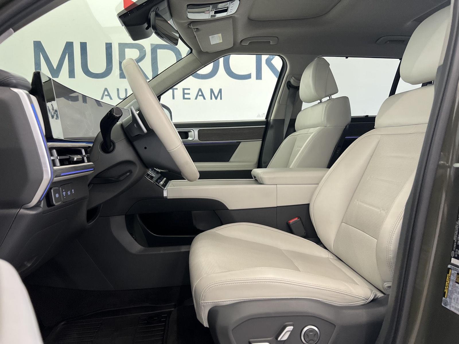 Used 2024 Rockwood Green Hyundai Limited image 12