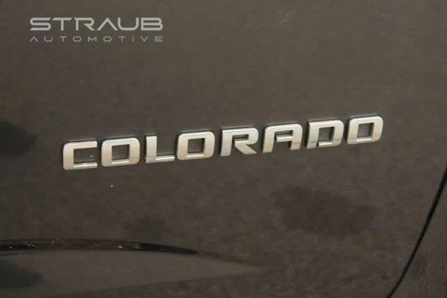 Used 2016 Cyber Gray Metallic Chevrolet 4WD LT image 11