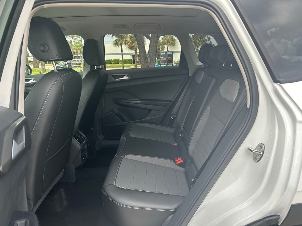 New 2026 White Volkswagen 1.5T SE Black image 40