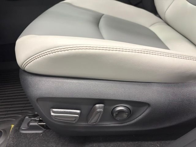 Used 2025 Beige Toyota XLE Premium image 15