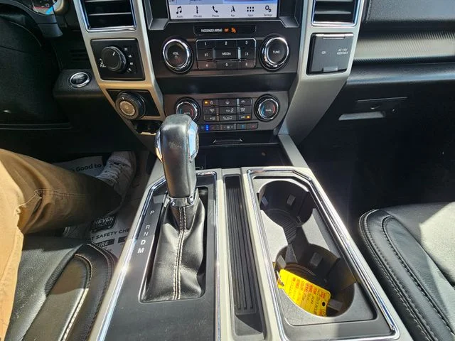 Used 2019  Ford Lariat image 12