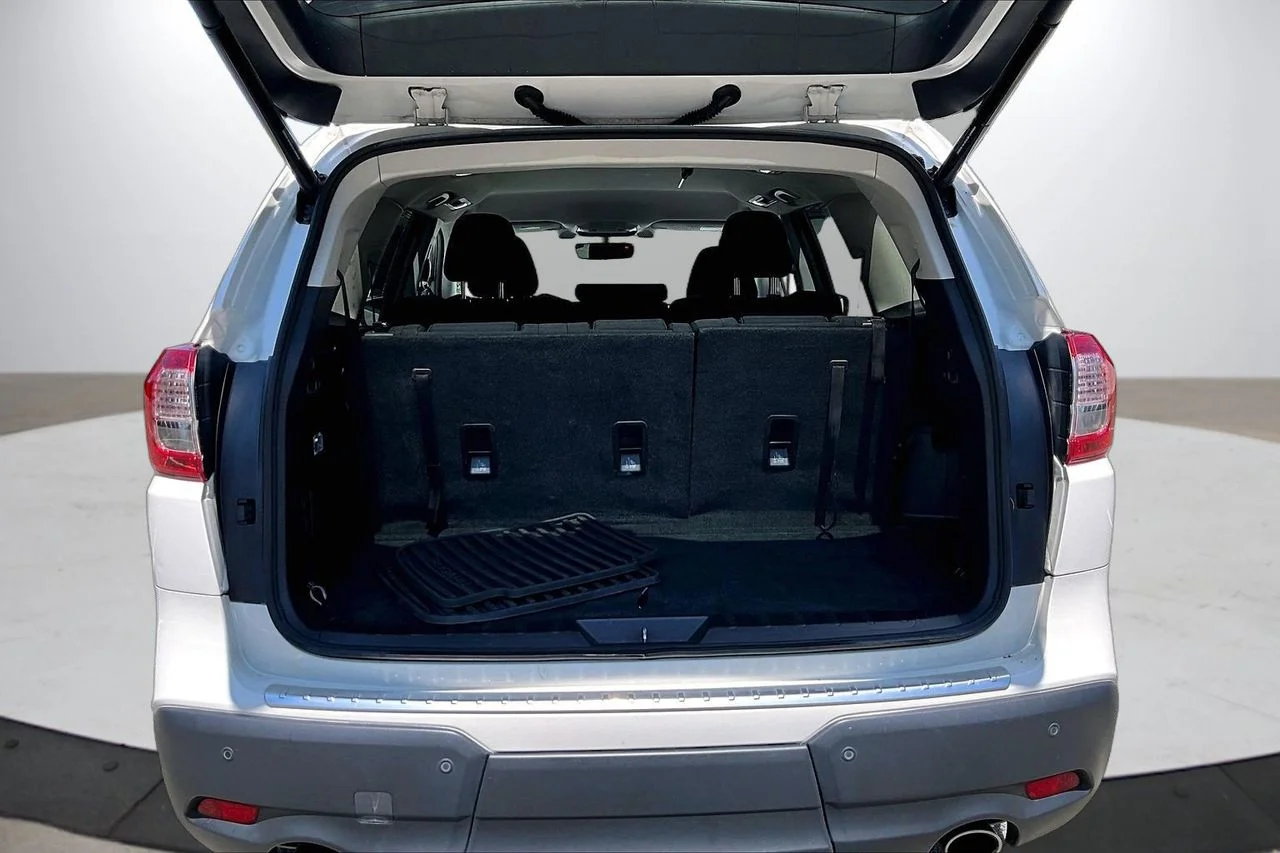 Used 2020 White Subaru Premium image 24