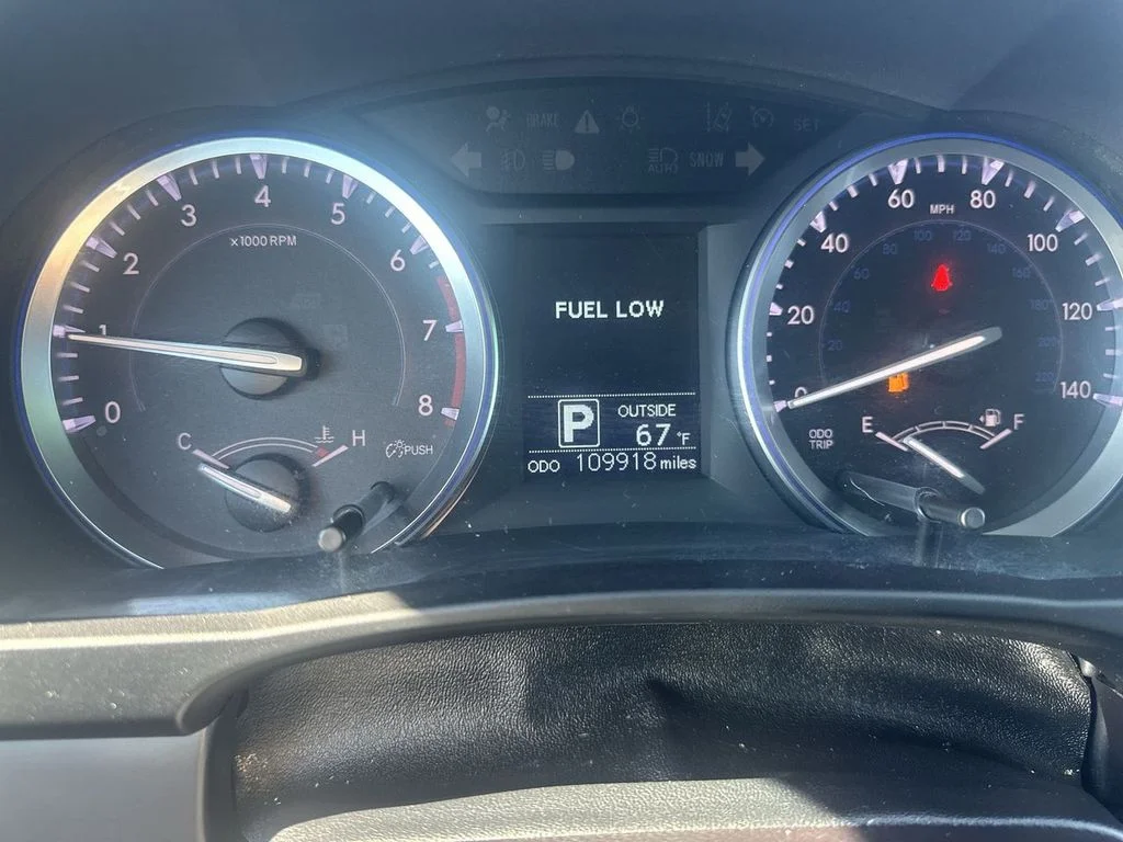 Used 2016 Silver Toyota LE V6 image 22