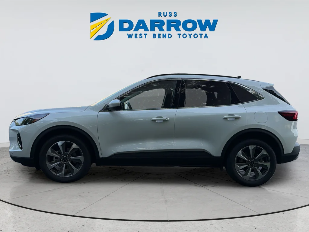Used 2023 White Ford Platinum image 2
