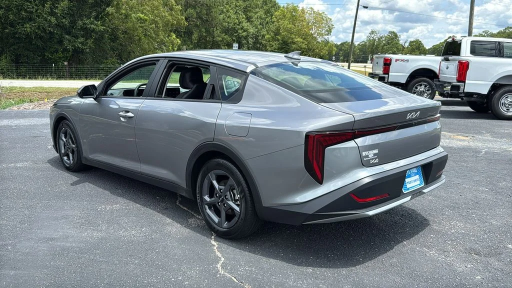 Used 2025 Gray Kia LXS image 5