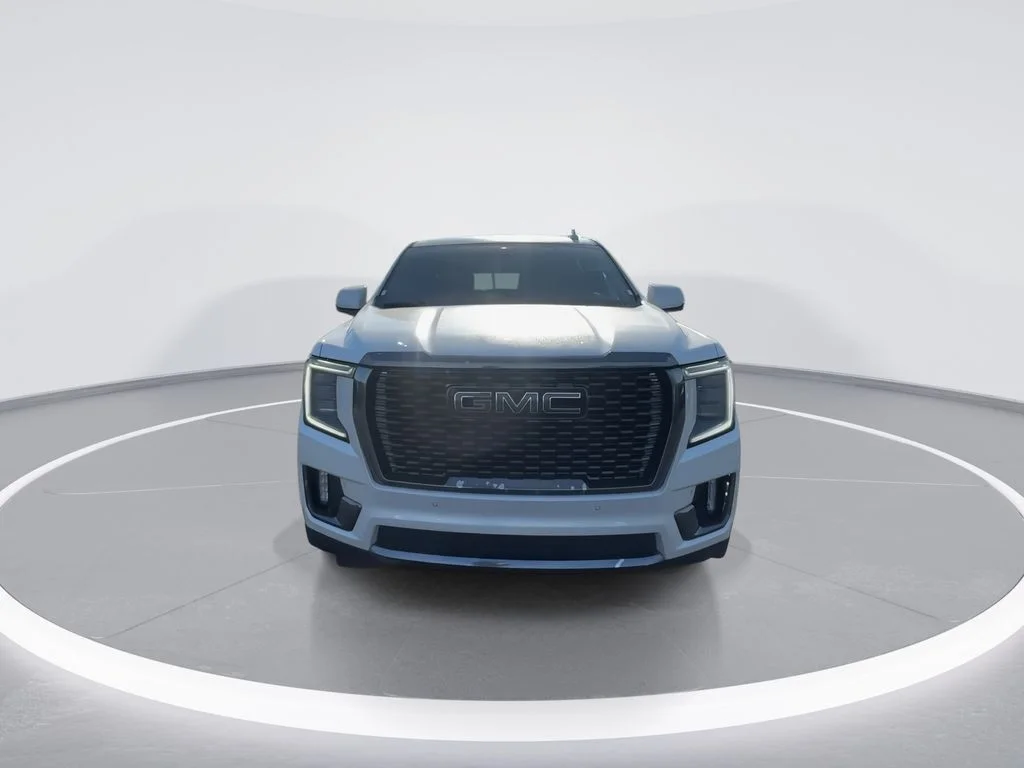 Used 2023 White GMC Denali Ultimate image 3
