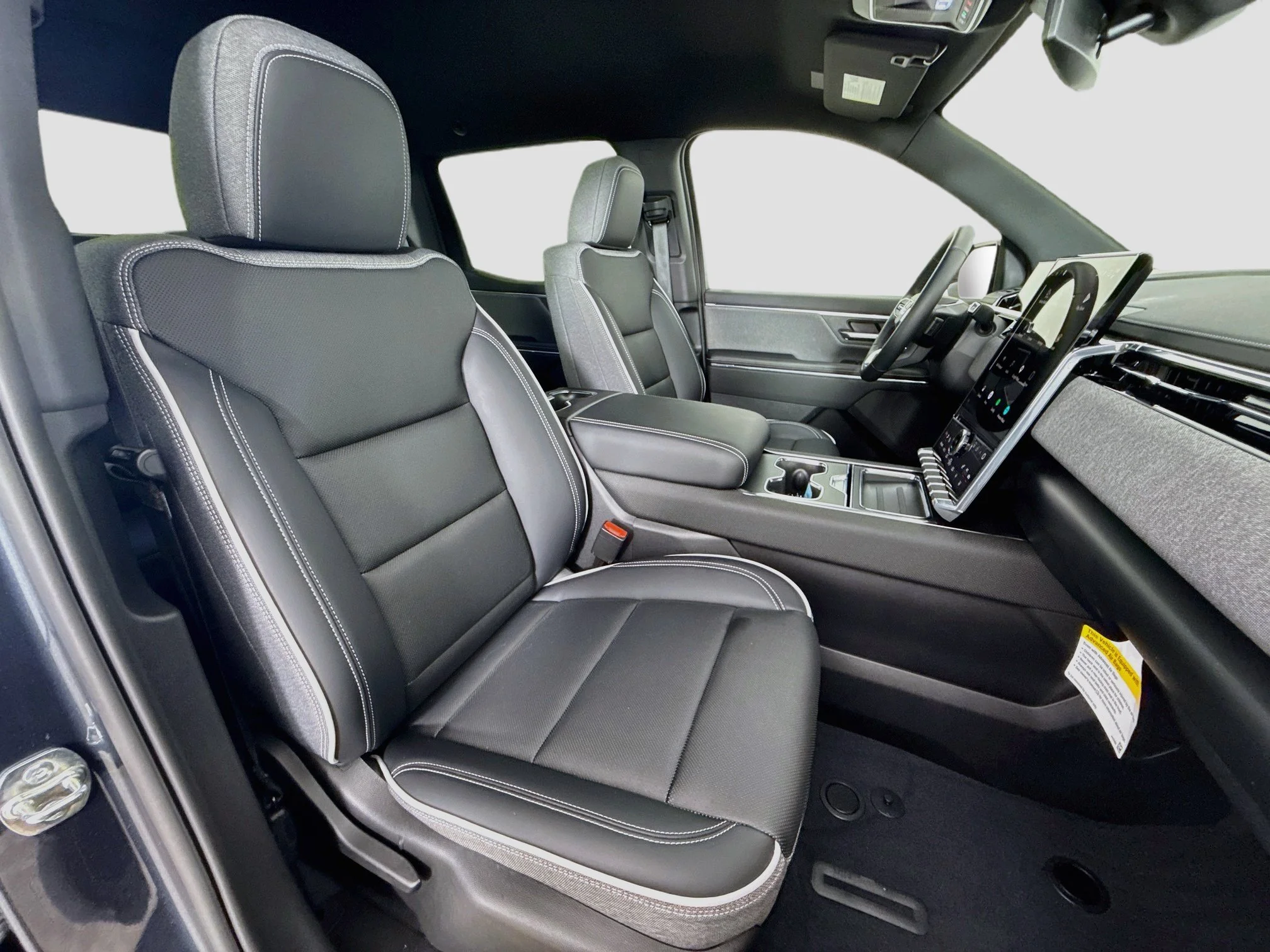 Used 2026 Deep Ocean Metallic GMC Elevation Standard Range image 29
