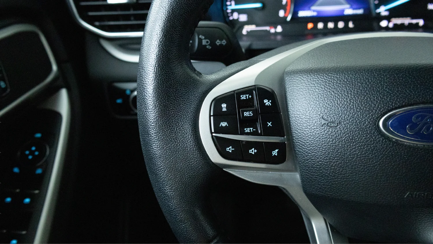 Used 2023 Gray Ford XLT image 21