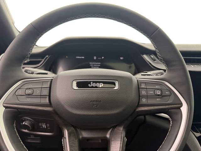 New 2026 Bright White Clear-Coat Exterior Paint Jeep Altitude image 17