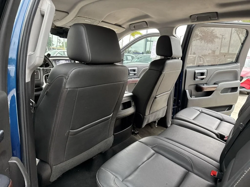 Used 2018 Blue Metallic GMC SLT image 34