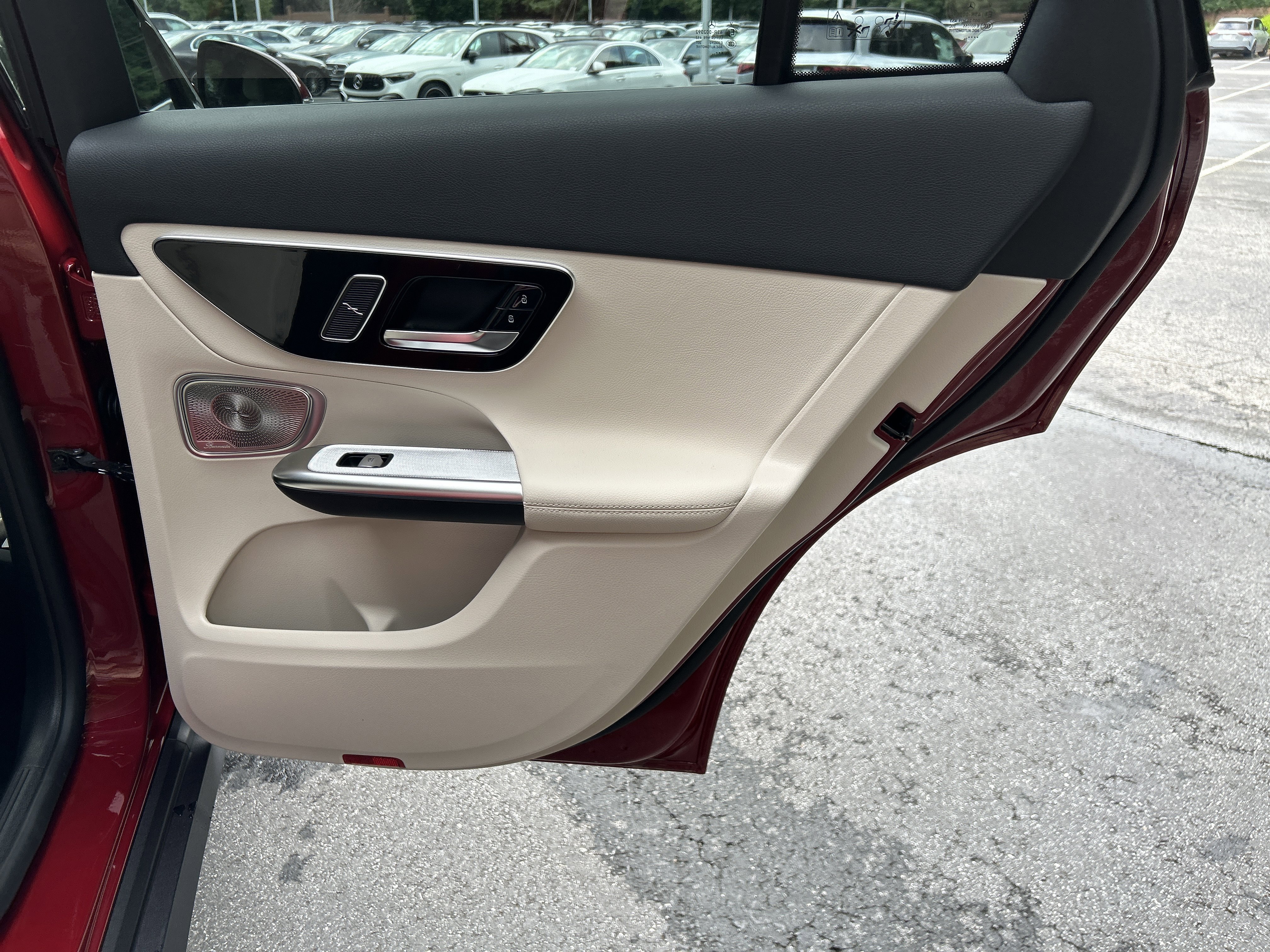New 2026 MANUFAKTUR Patagonia Red Metallic Mercedes-Benz GLC 300 4MATIC® SUV image 38